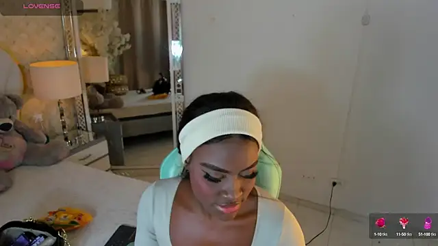 Snapshot of IsabellaBromsS chatting on 09/19/25, 10:10 IsabellaBromsS online show from 09/19/25, 10:10