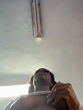 Snapshot of IsabellaBromsS chatting on 12/13/25, 10:48 IsabellaBromsS online show from 12/13/25, 10:48