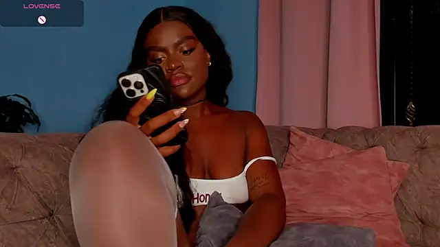 IsabellaBromsS online show from 05/15/26, 10:50