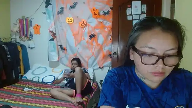 Snapshot of clayre_and_jill chatting on 10/28/25, 07:16 clayre and jill online show from 10/28/25, 07:16