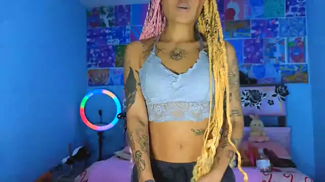 Snapshot of gabbiefoxthx chatting on 12/31/24, 06:59 gabbiefoxthx online show from 12/31/24, 06:59