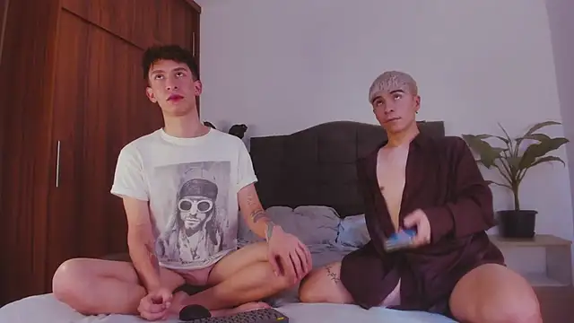 2gays 1Str8 online show from 02/22/25, 08:42