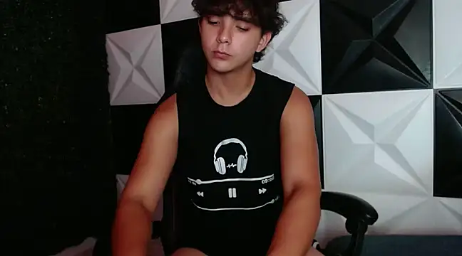 Snapshot of Dani_cumboy chatting on 12/28/24, 05:23 Dani cumboy online show from 12/28/24, 05:23