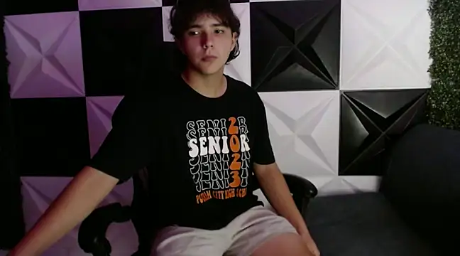 Snapshot of Dani_cumboy chatting on 01/15/25, 05:50 Dani cumboy online show from 01/15/25, 05:50