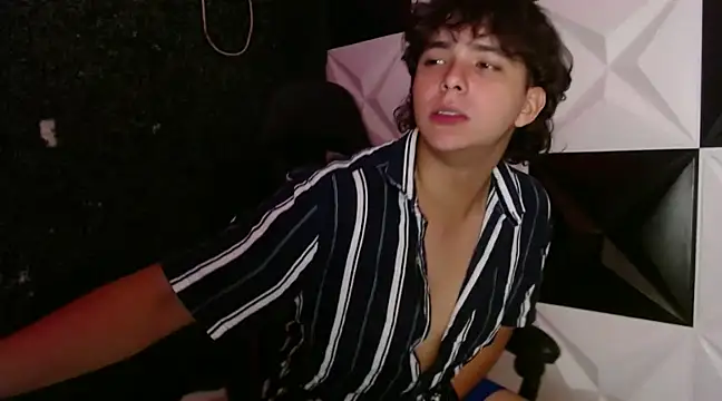 Snapshot of Dani_cumboy chatting on 02/09/25, 03:22 Dani cumboy online show from 02/09/25, 03:22