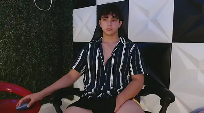 Snapshot of Dani_cumboy chatting on 02/18/25, 05:09 Dani cumboy online show from 02/18/25, 05:09