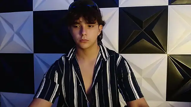 Snapshot of Dani_cumboy chatting on 02/20/25, 07:01 Dani cumboy online show from 02/20/25, 07:01