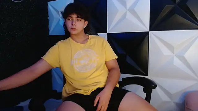 Snapshot of Dani_cumboy chatting on 02/27/25, 04:31 Dani cumboy online show from 02/27/25, 04:31