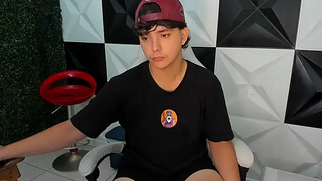 Snapshot of Dani_cumboy chatting on 11/22/25, 04:39 Dani cumboy online show from 11/22/25, 04:39