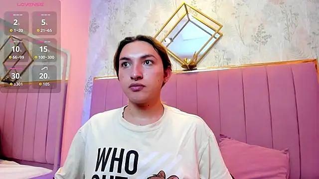 TomLondon  online show from 12/22/25, 03:20