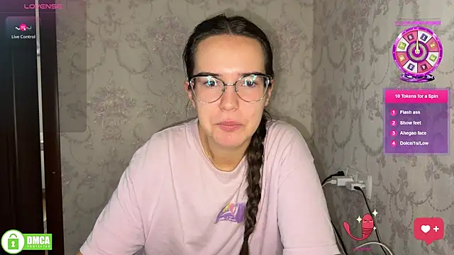 Snapshot of the_princese chatting on 11/01/25, 09:44 the princese online show from 11/01/25, 09:44