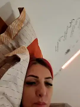Snapshot of Evadesirex46 chatting on 12/19/24, 04:57 Evadesirex46 online show from 12/19/24, 04:57