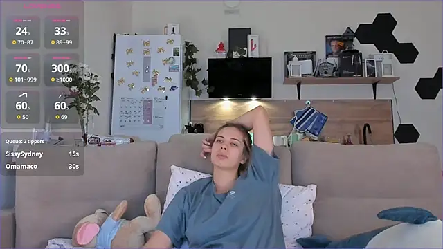 Girl alone home online show from 10/19/25, 04:24