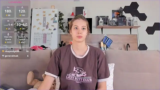 Girl alone home online show from 10/27/25, 04:27