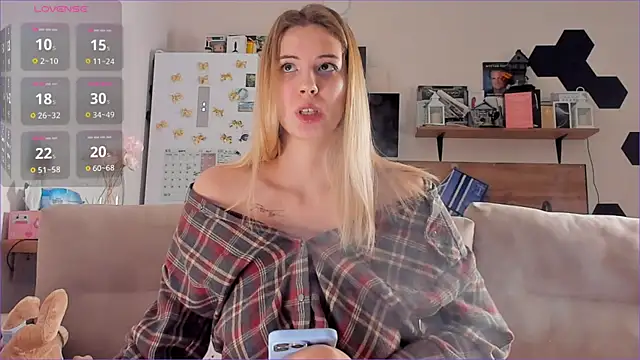 Girl alone home online show from 11/20/25, 03:45