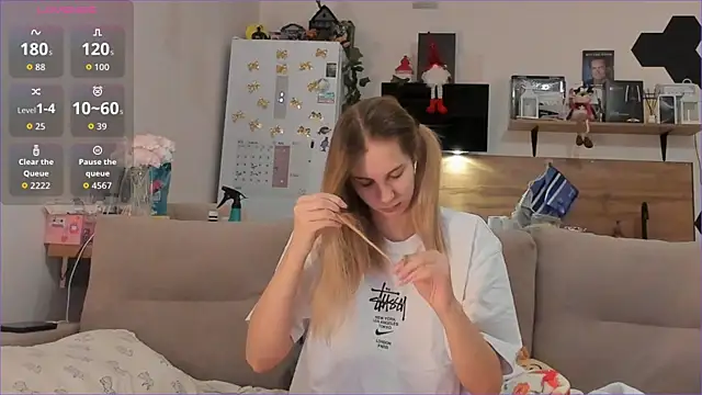 Girl alone home online show from 01/13/26, 03:56