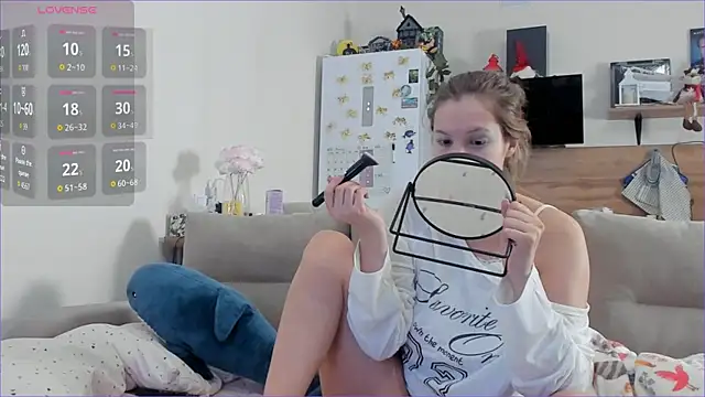 Girl alone home online show from 02/26/26, 03:38