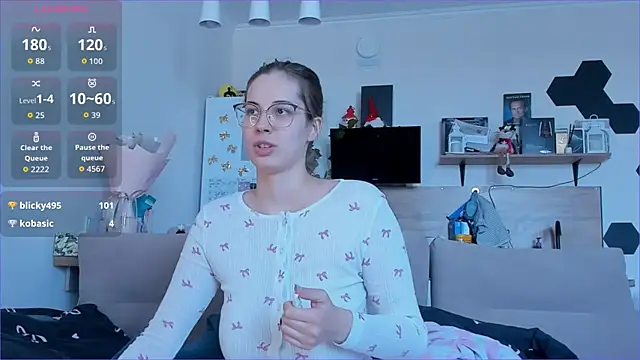 Girl alone home online show from 03/27/26, 08:26