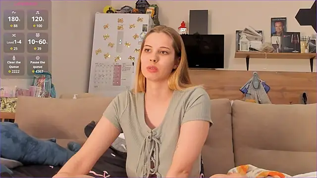 Snapshot of Girl_alone_home chatting on 04/24/26, 03:58 Girl alone home online show from 04/24/26, 03:58