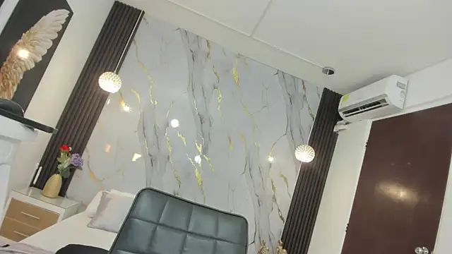 Tiff Valentine online show from 02/01/25, 11:06