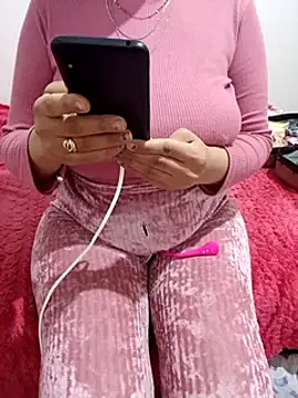 Snapshot of Saakoora chatting on 02/13/25, 01:29 Saakoora online show from 02/13/25, 01:29
