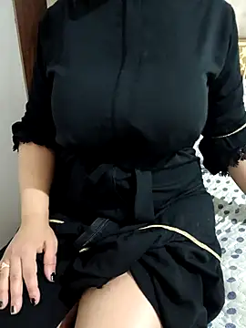 Snapshot of Saakoora chatting on 10/17/25, 09:23 Saakoora online show from 10/17/25, 09:23