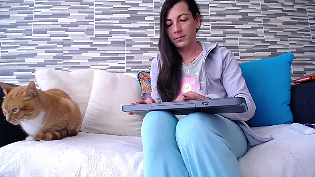 VioletaGomezCo online show from 11/02/25, 12:07