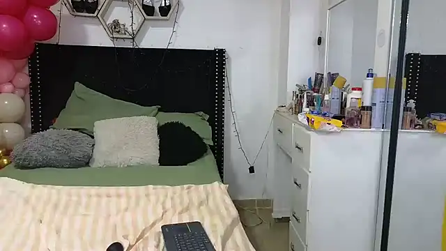 charlotte 077 online show from 02/17/26, 03:14