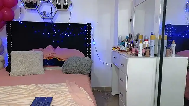 charlotte 077 online show from 02/23/26, 03:26