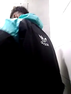 Snapshot of puak6666 chatting on 12/25/24, 11:42 puak6666 online show from 12/25/24, 11:42