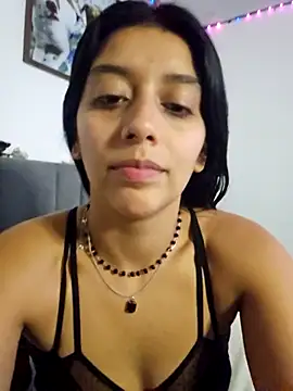 Snapshot of BrittanyDiaz chatting on 10/24/25, 07:10 BrittanyDiaz online show from 10/24/25, 07:10