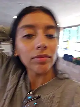 Snapshot of BrittanyDiaz chatting on 11/26/25, 02:51 BrittanyDiaz online show from 11/26/25, 02:51