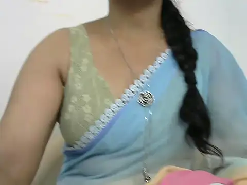 Snapshot of rashmika_reddy chatting on 10/24/25, 05:31 rashmika reddy online show from 10/24/25, 05:31