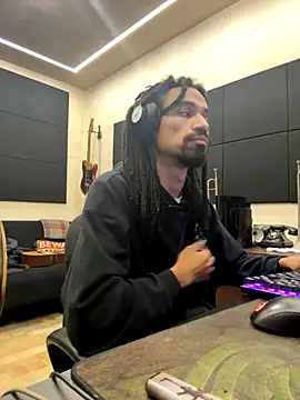 hotcamboy420 online show from 11/17/25, 05:24