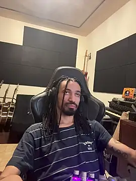 Snapshot of hotcamboy420 chatting on 12/23/25, 05:16 hotcamboy420 online show from 12/23/25, 05:16