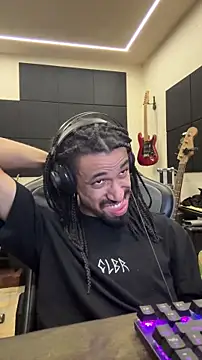 Snapshot of hotcamboy420 chatting on 01/08/26, 02:36 hotcamboy420 online show from 01/08/26, 02:36