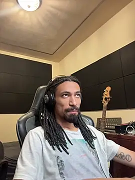 Snapshot of hotcamboy420 chatting on 01/12/26, 07:08 hotcamboy420 online show from 01/12/26, 07:08