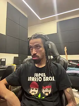 Snapshot of hotcamboy420 chatting on 01/18/26, 05:22 hotcamboy420 online show from 01/18/26, 05:22