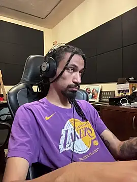 Snapshot of hotcamboy420 chatting on 01/18/26, 08:12 hotcamboy420 online show from 01/18/26, 08:12