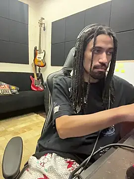 Snapshot of hotcamboy420 chatting on 02/08/26, 06:06 hotcamboy420 online show from 02/08/26, 06:06