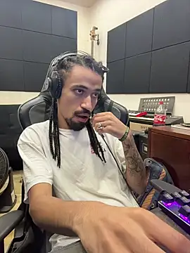 Snapshot of hotcamboy420 chatting on 03/01/26, 04:14 hotcamboy420 online show from 03/01/26, 04:14