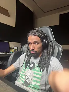 Snapshot of hotcamboy420 chatting on 03/02/26, 03:52 hotcamboy420 online show from 03/02/26, 03:52