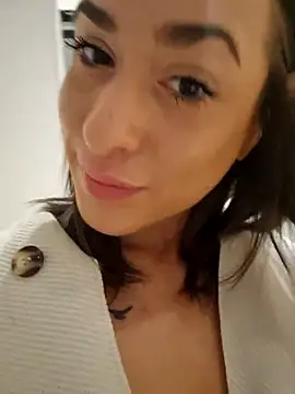 Snapshot of LydiaMaus96 chatting on 11/06/25, 02:07 LydiaMaus96 online show from 11/06/25, 02:07