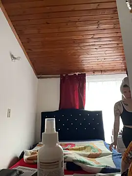 karlamorris  online show from 02/01/26, 01:09