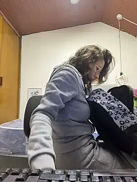 karlamorris  online show from 03/11/26, 01:17