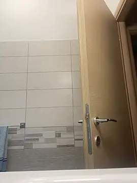 Snapshot of alexfala99 chatting on 02/16/25, 11:16 alexfala99 online show from 02/16/25, 11:16