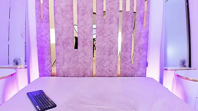 LeahxBarker online show from 03/20/25, 12:40