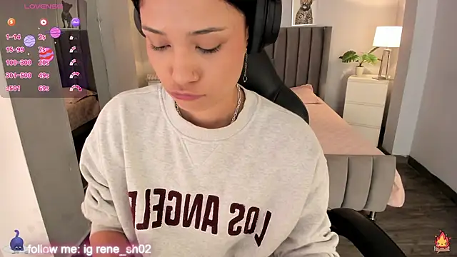 Snapshot of renee_shelby_ chatting on 12/15/24, 08:04 renee shelby online show from 12/15/24, 08:04