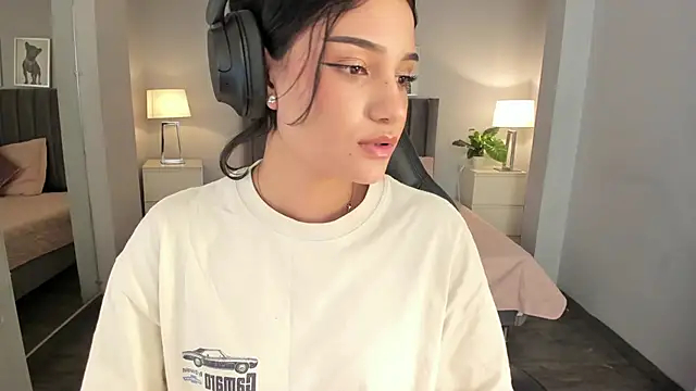 Snapshot of renee_shelby_ chatting on 03/20/25, 08:19 renee shelby online show from 03/20/25, 08:19