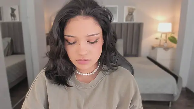 Snapshot of renee_shelby_ chatting on 09/11/25, 09:04 renee shelby online show from 09/11/25, 09:04